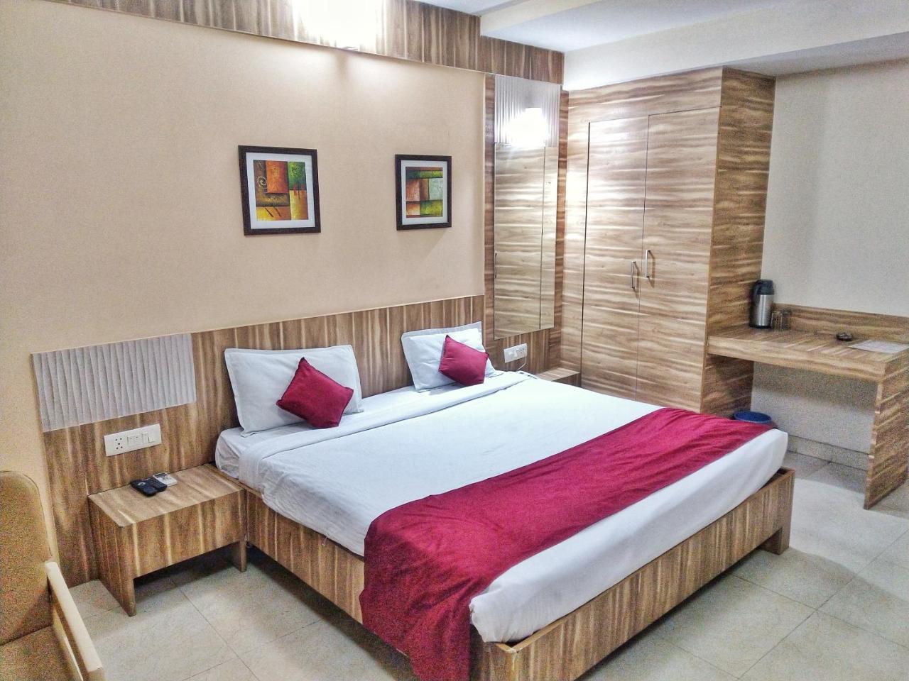 Hotel Kaveri Prayagraj Ngoại thất bức ảnh